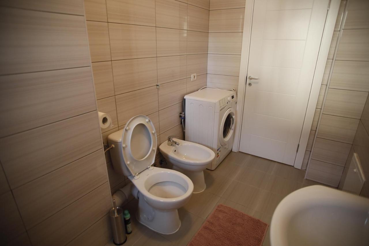 Lar Apartment Focşani Dış mekan fotoğraf